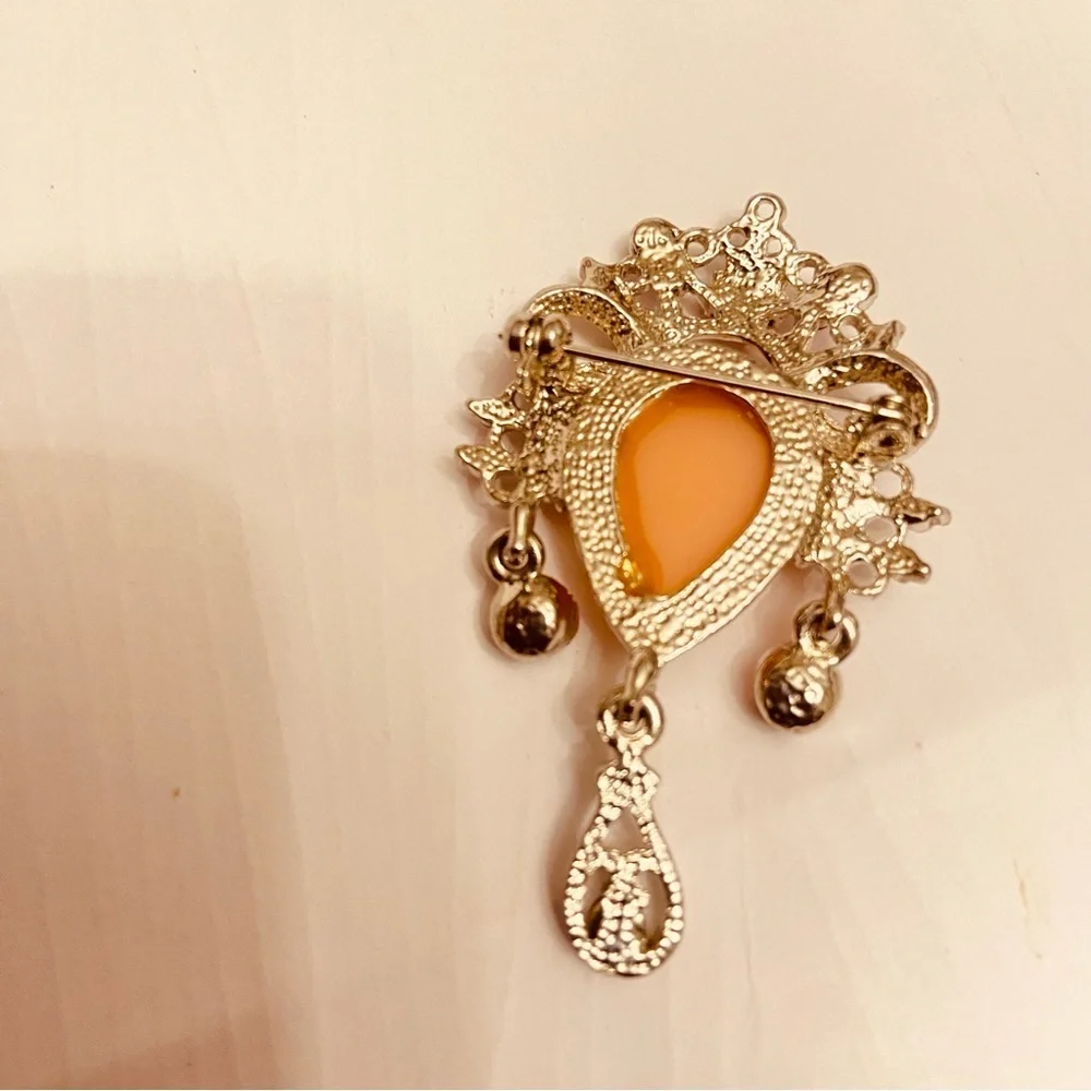MCM Vintage Beautiful Woman Unique Goddess Amber, Pink and Silver Brooch. - Picture 2 of 2